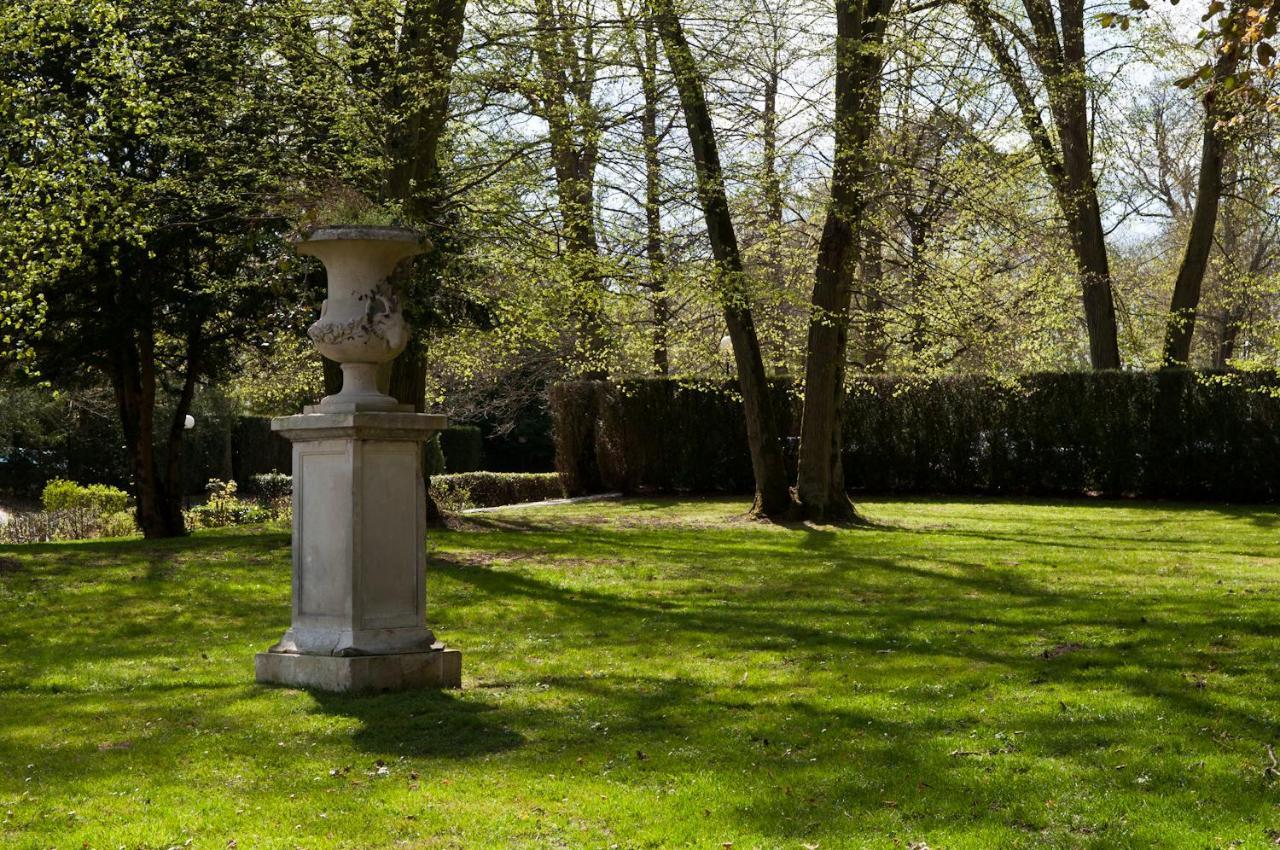 Domaine De Fremigny Hotel Bouray-sur-Juine Екстериор снимка